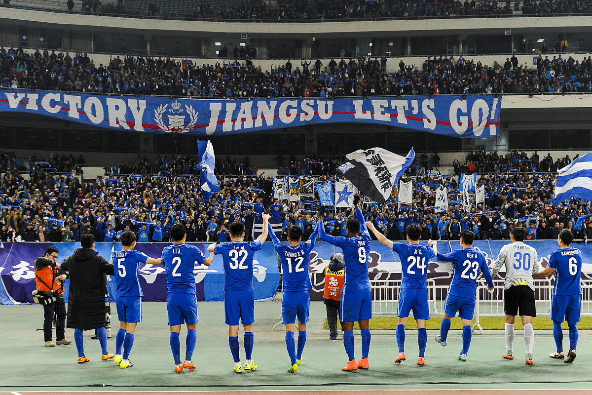 基本功扎实无漏洞，球队稳健地进攻防守