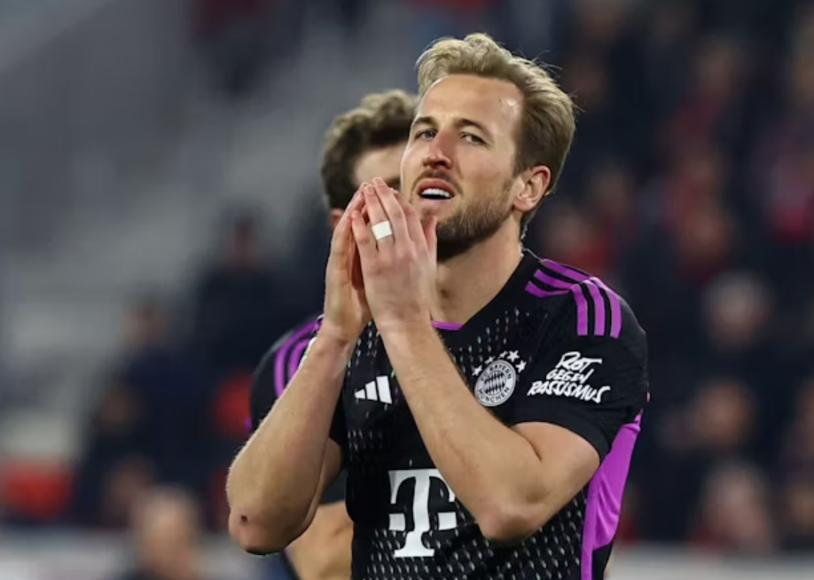 欧冠淘汰赛开战：拜仁慕尼黑对阵皇家马德里，巅峰对决的简单介绍