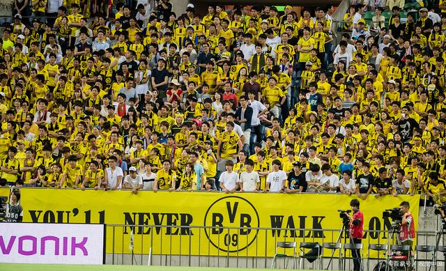 多特蒙德后防线乏力，成为进攻弱点