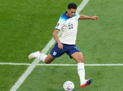 关于贝林厄姆今日表现抢眼，维尼修斯整场无解，教练赛后亲自拥抱的信息